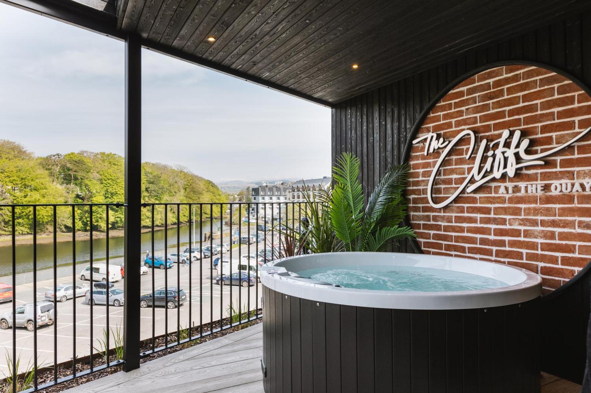 ホテル The Cliffe At The Quay ドネゴール エクステリア 写真